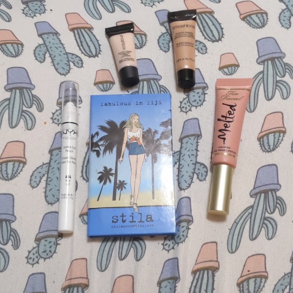 2/$15Small makeup lot